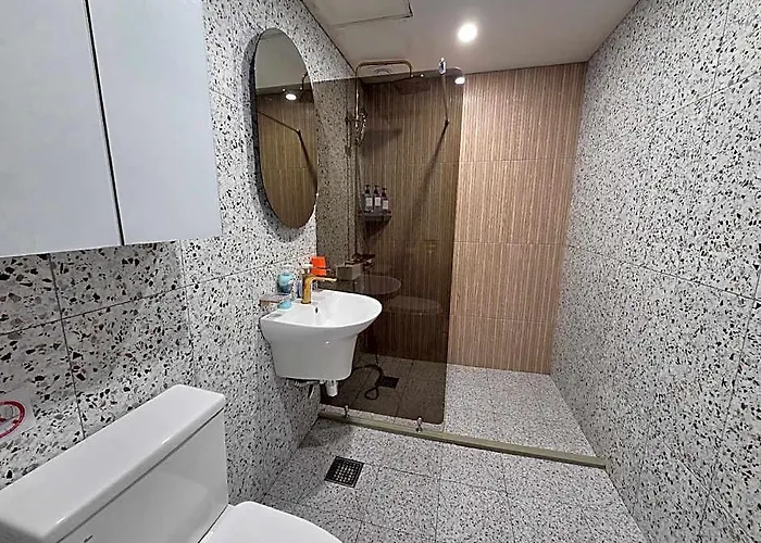 Hotel Sh 2*