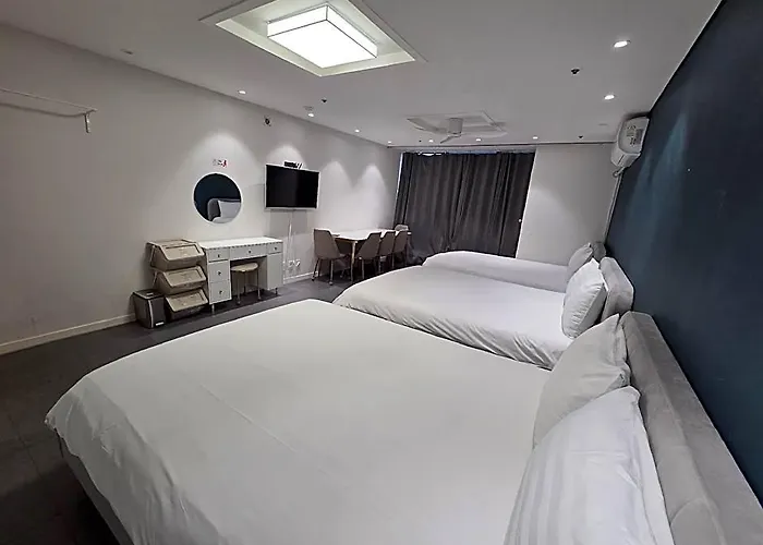 Hotel Sh 2*