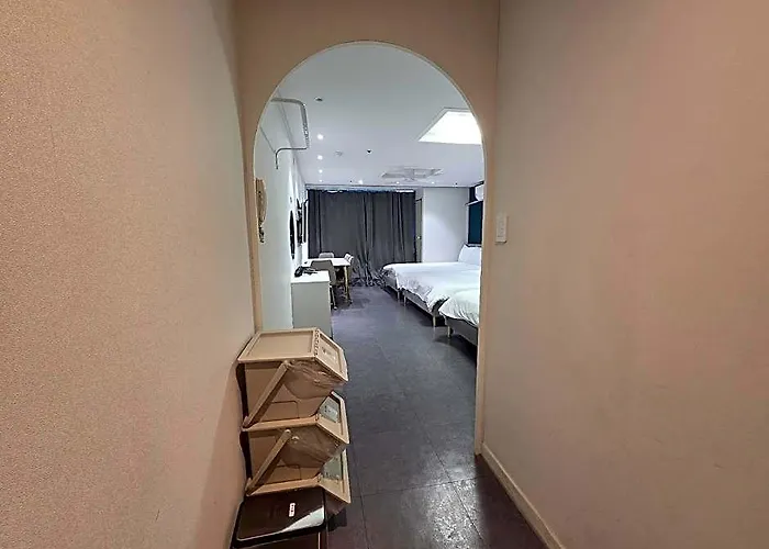 Sh Hotel 2*